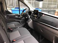 Автомобиль Ford Tourneo Custom 9 мест для аренды в аэропорту Мюнхен
