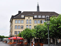 Прокат кроссовер Opel в Дюссельдорфе в Германии
